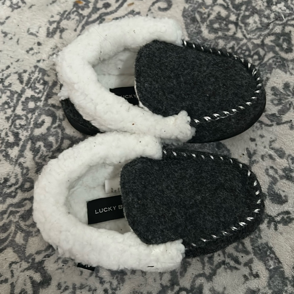 Lucky Brand slippers toddler 7/8